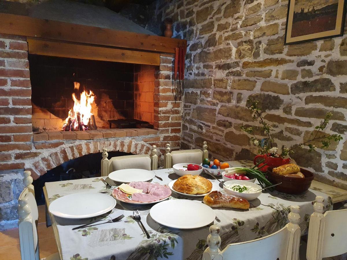 הוילה Zamask Casa Leonarda, Old Authentic Istrian Stone House Near Motovun, Central Istria מראה חיצוני תמונה