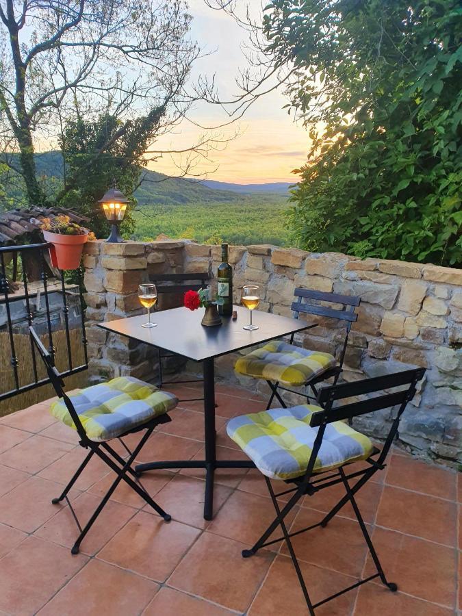 הוילה Zamask Casa Leonarda, Old Authentic Istrian Stone House Near Motovun, Central Istria מראה חיצוני תמונה