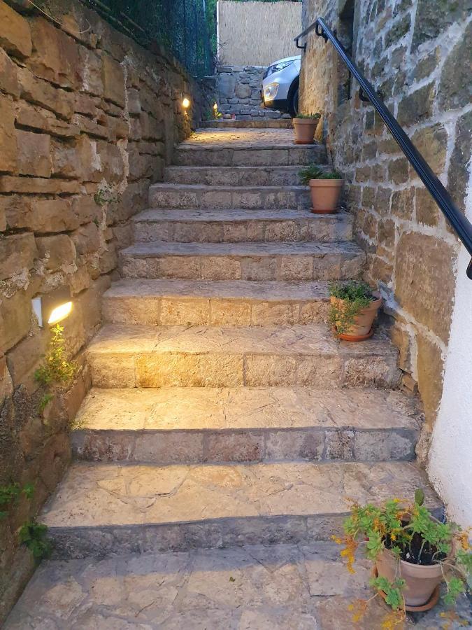 הוילה Zamask Casa Leonarda, Old Authentic Istrian Stone House Near Motovun, Central Istria מראה חיצוני תמונה