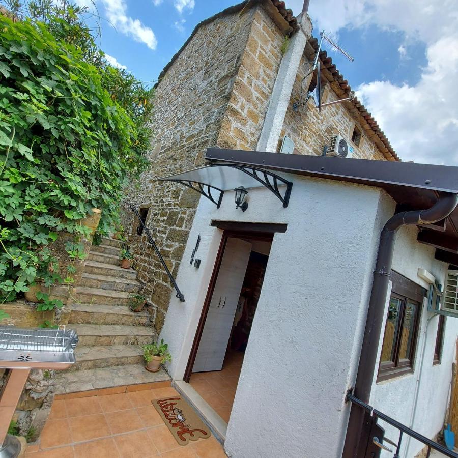 הוילה Zamask Casa Leonarda, Old Authentic Istrian Stone House Near Motovun, Central Istria מראה חיצוני תמונה